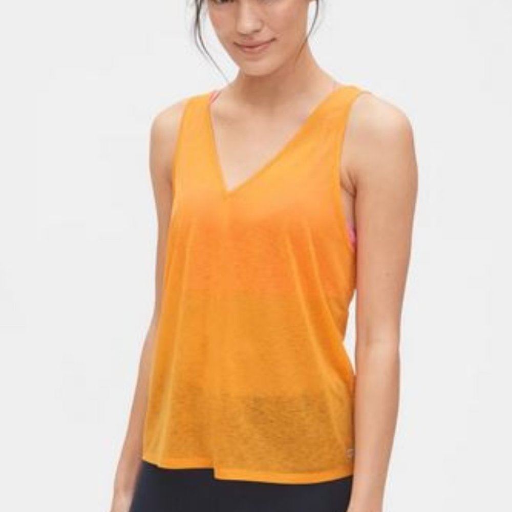 NWT GapFit Tissue V-Neck Tank Top